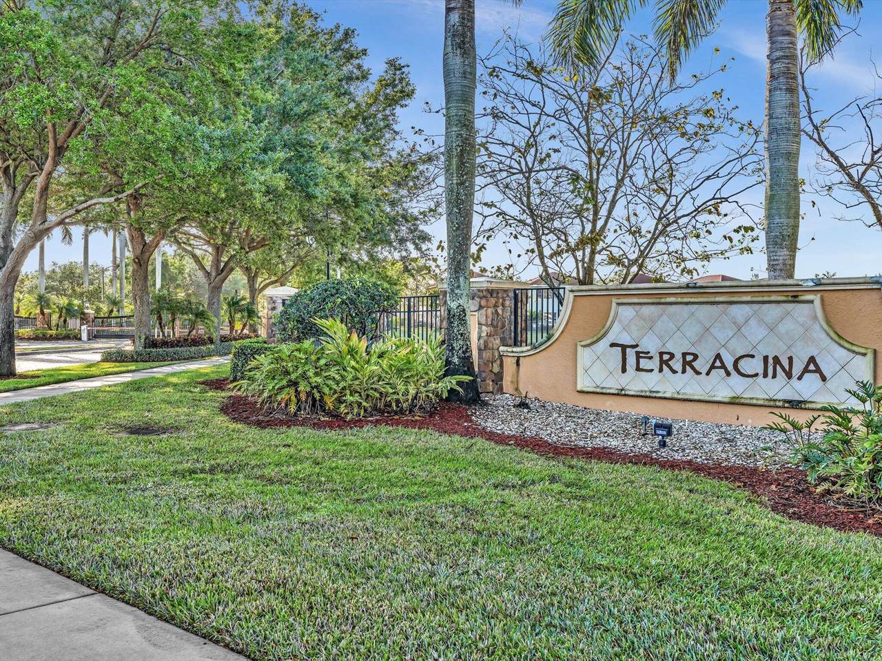607 Gazetta Way - Photo 1