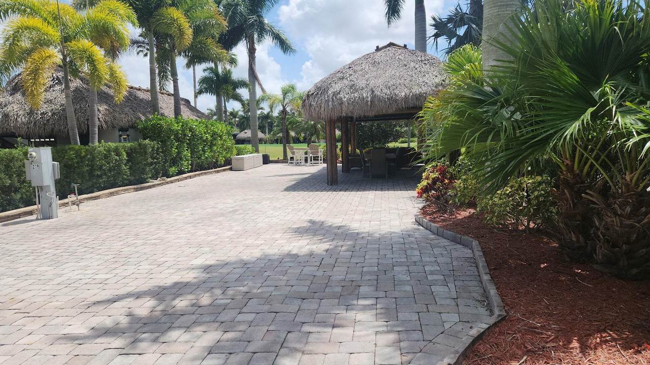 219 Chipshot Lane - Photo 1