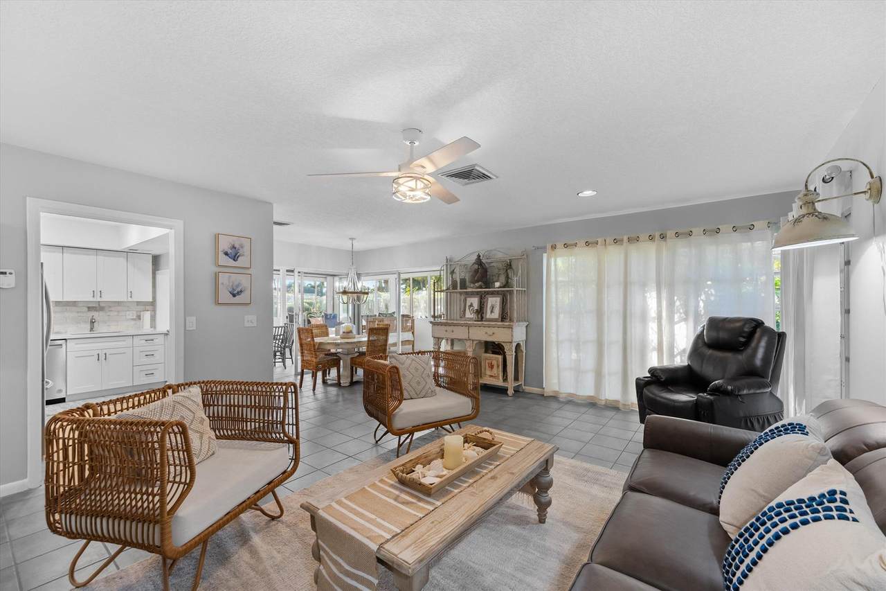102 Villa Circle - Photo 1