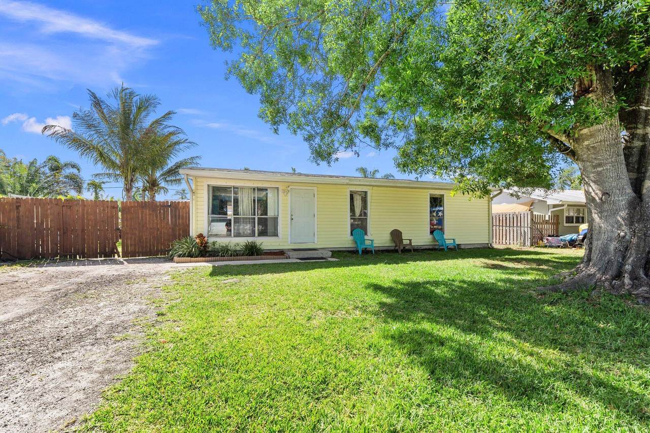 3090 Edwards Avenue - Photo 1