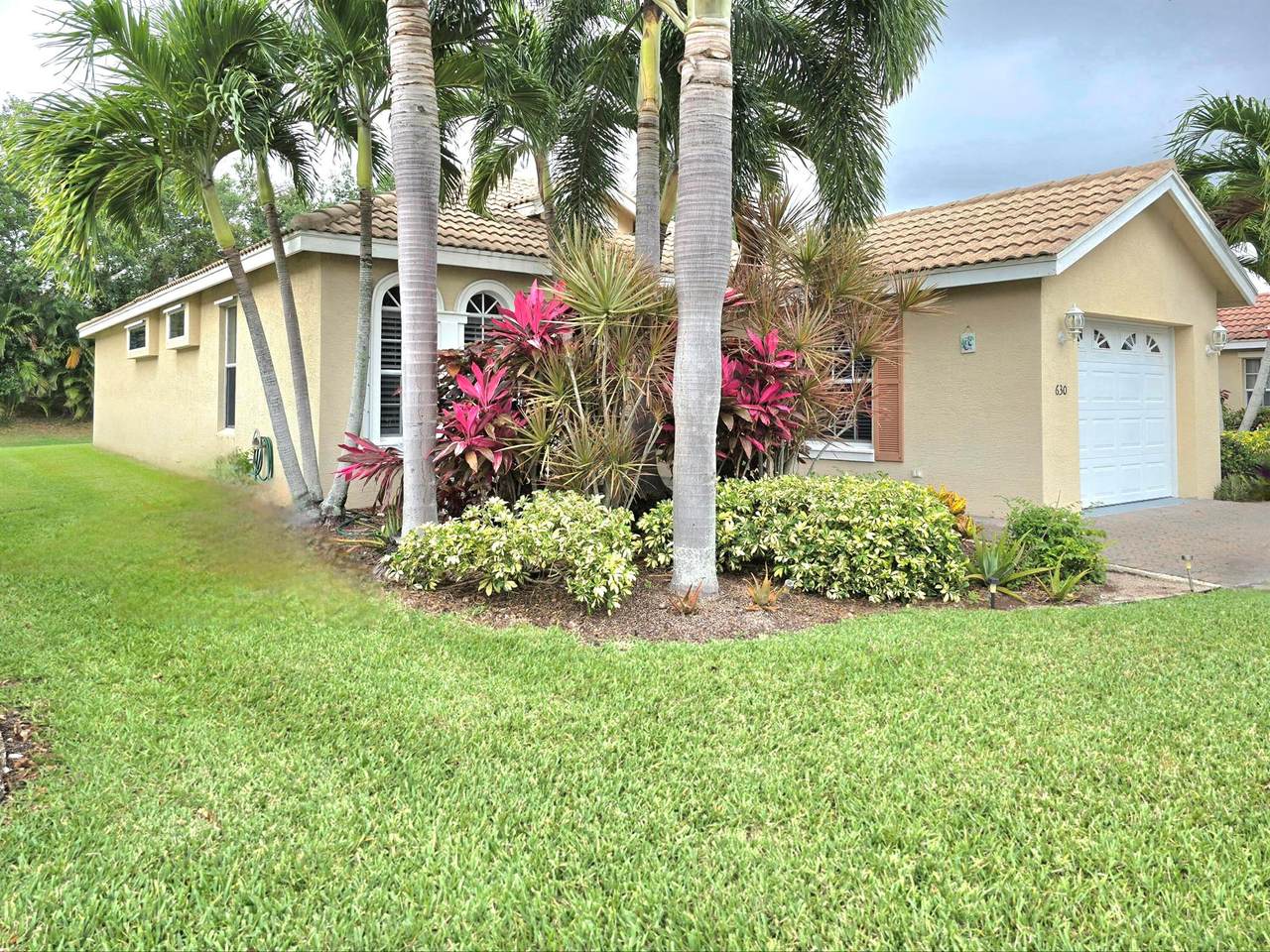 630 Treasure Cove - Photo 1