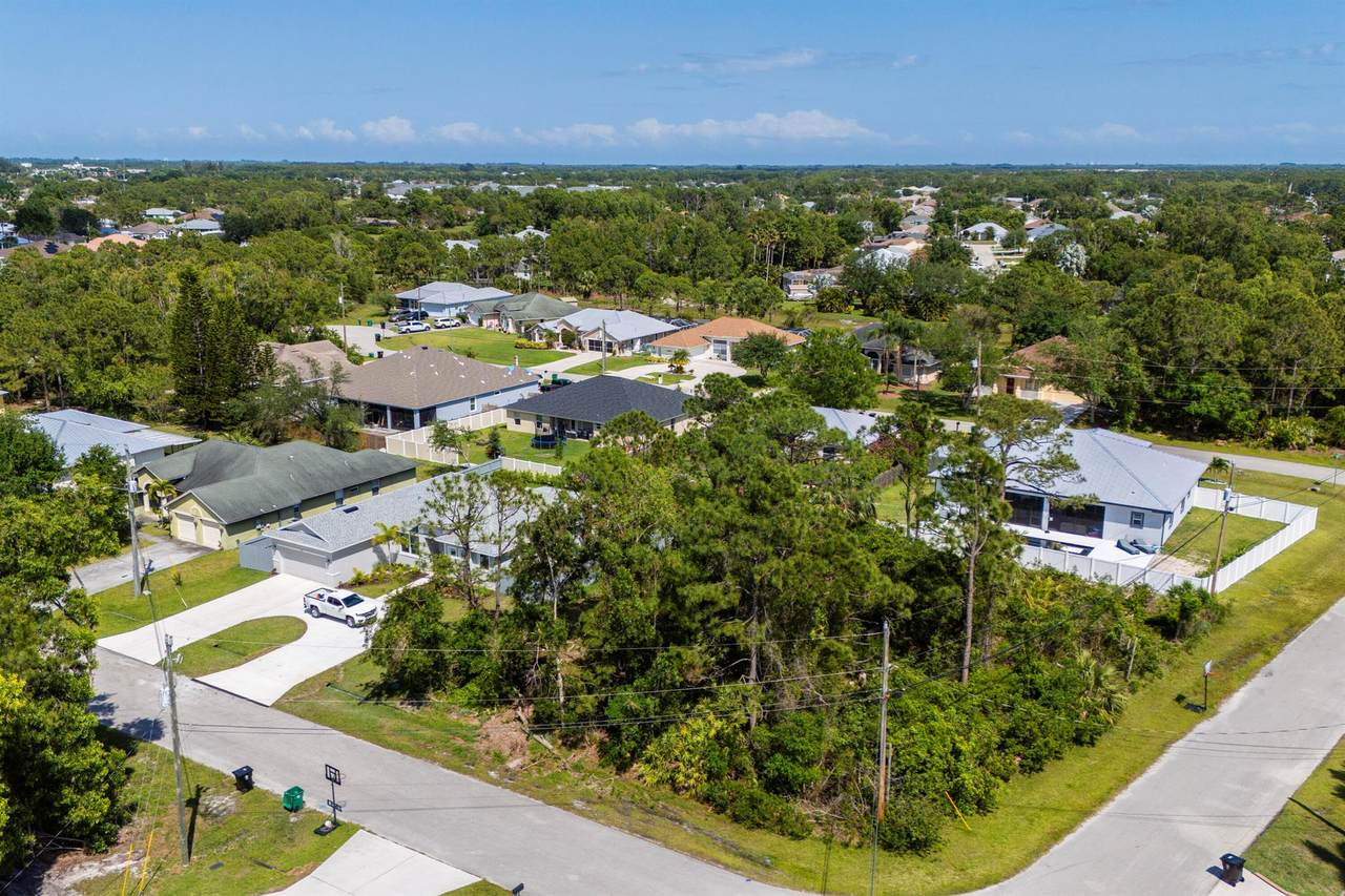 5489 Brent Court - Photo 1