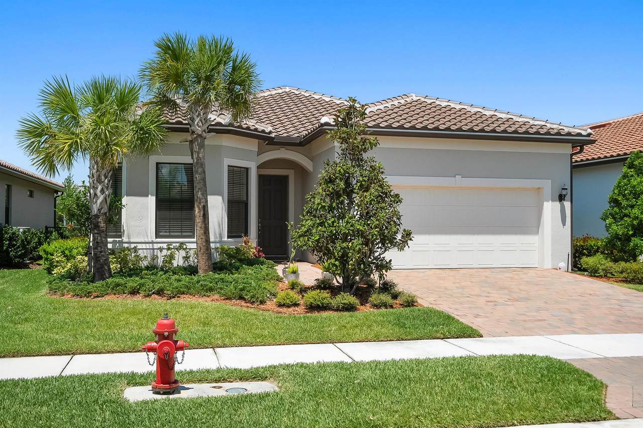 537 Crathes Street - Photo 1