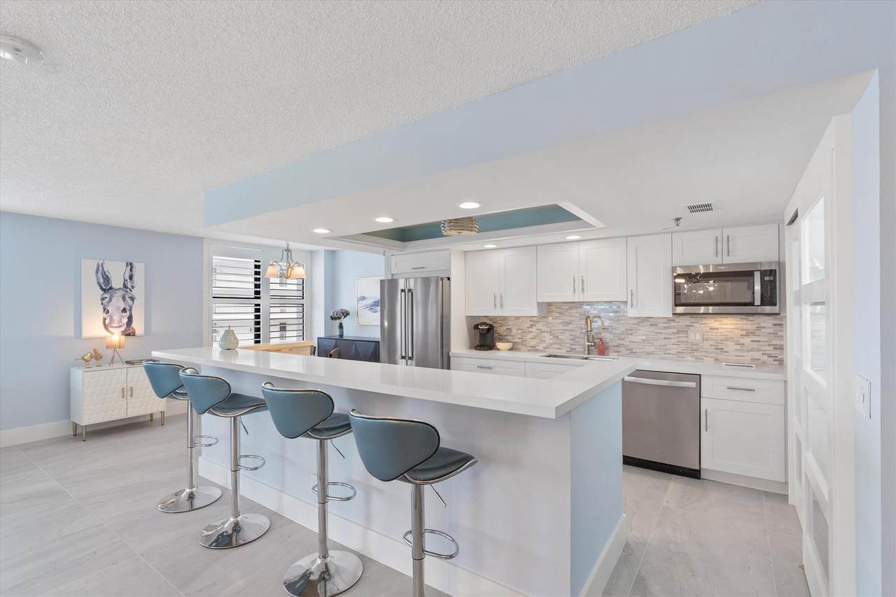 3115 Ocean Boulevard - Photo 1
