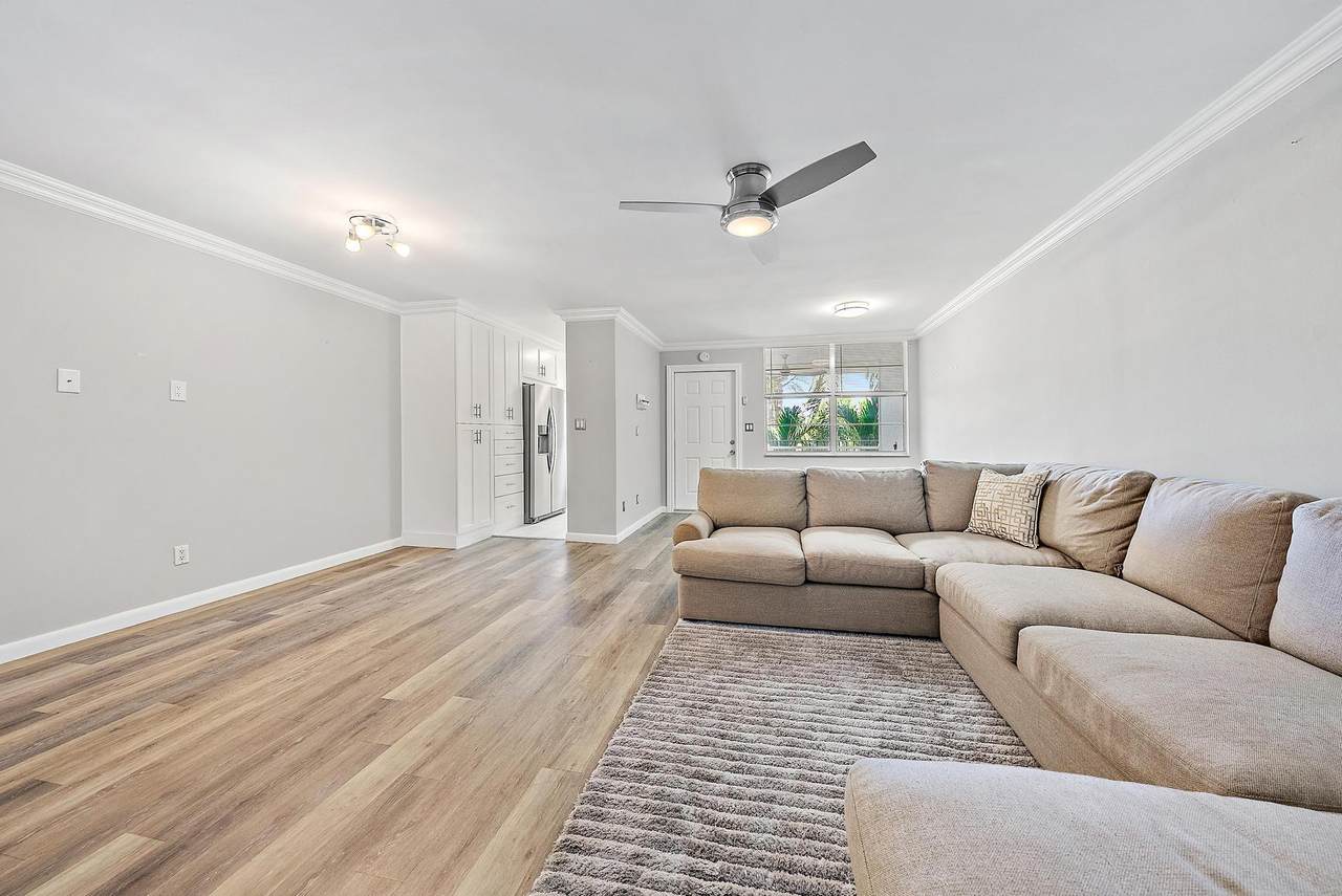 109 Paradise Harbour Boulevard - Photo 1