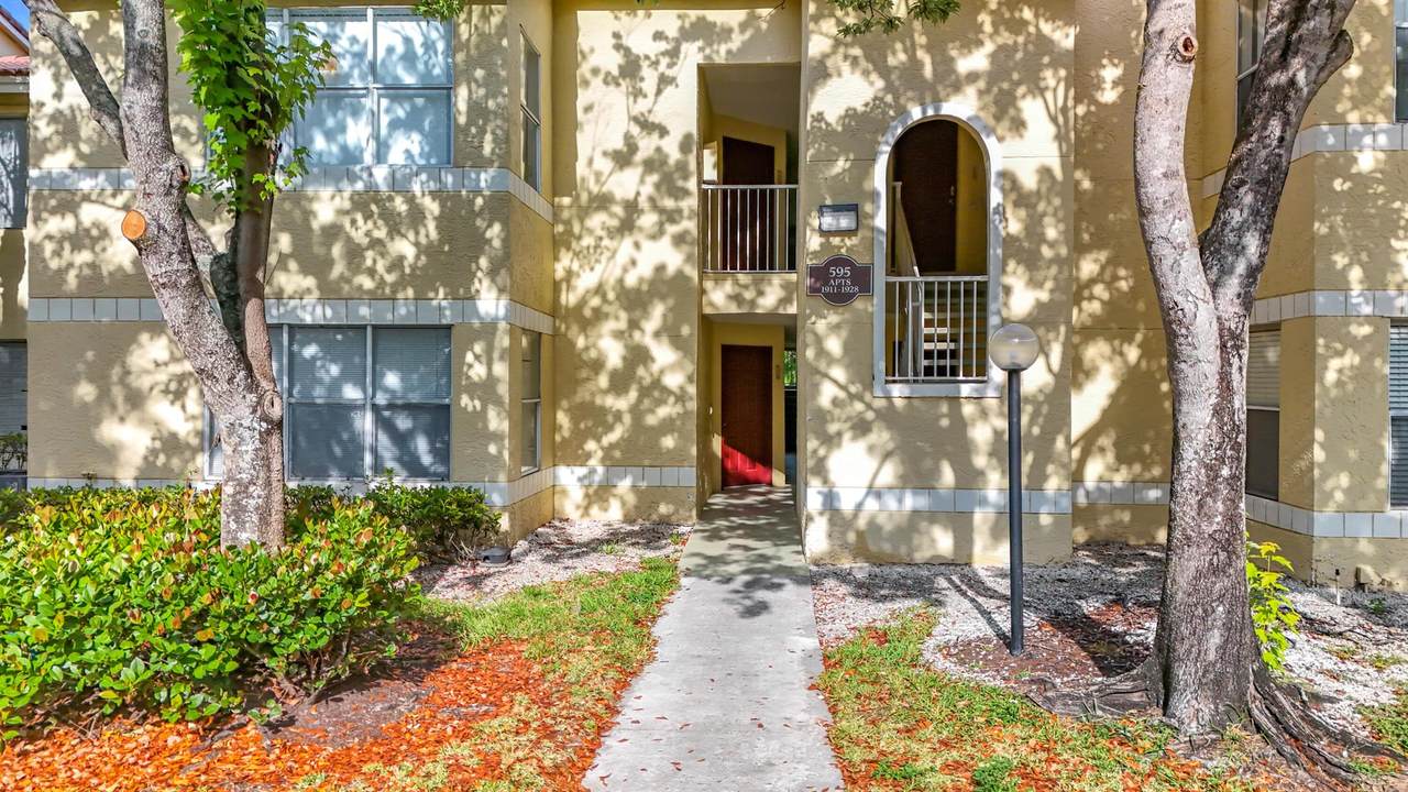 595 Vista Isles Drive - Photo 1