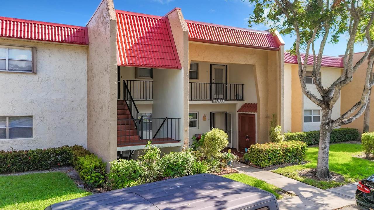 133 Lake Evelyn Drive - Photo 1