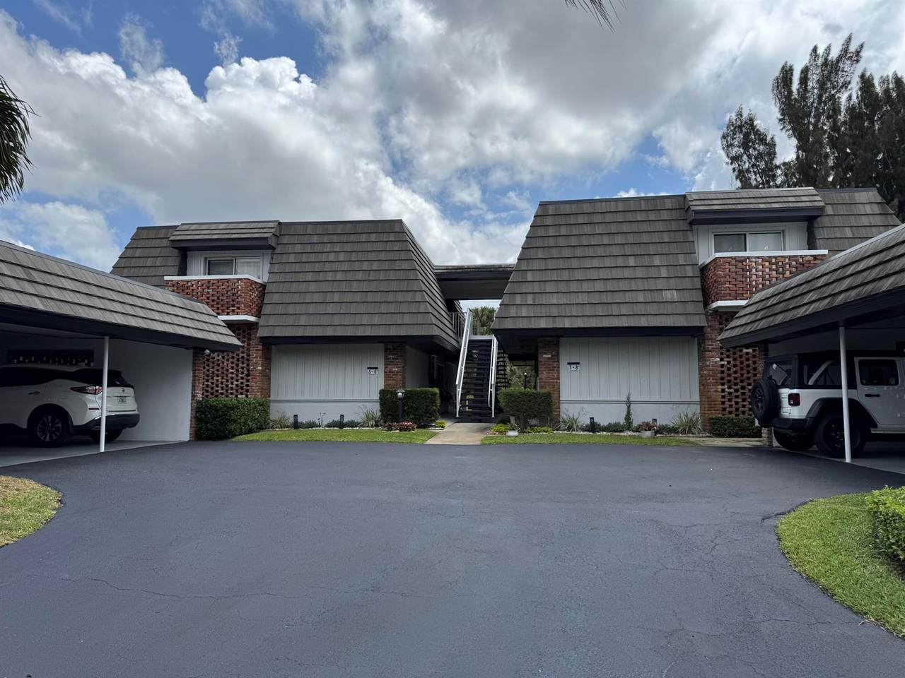 404 Pine Tree Court - Photo 1