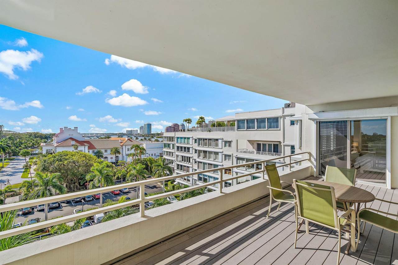 44 Cocoanut Row - Photo 1