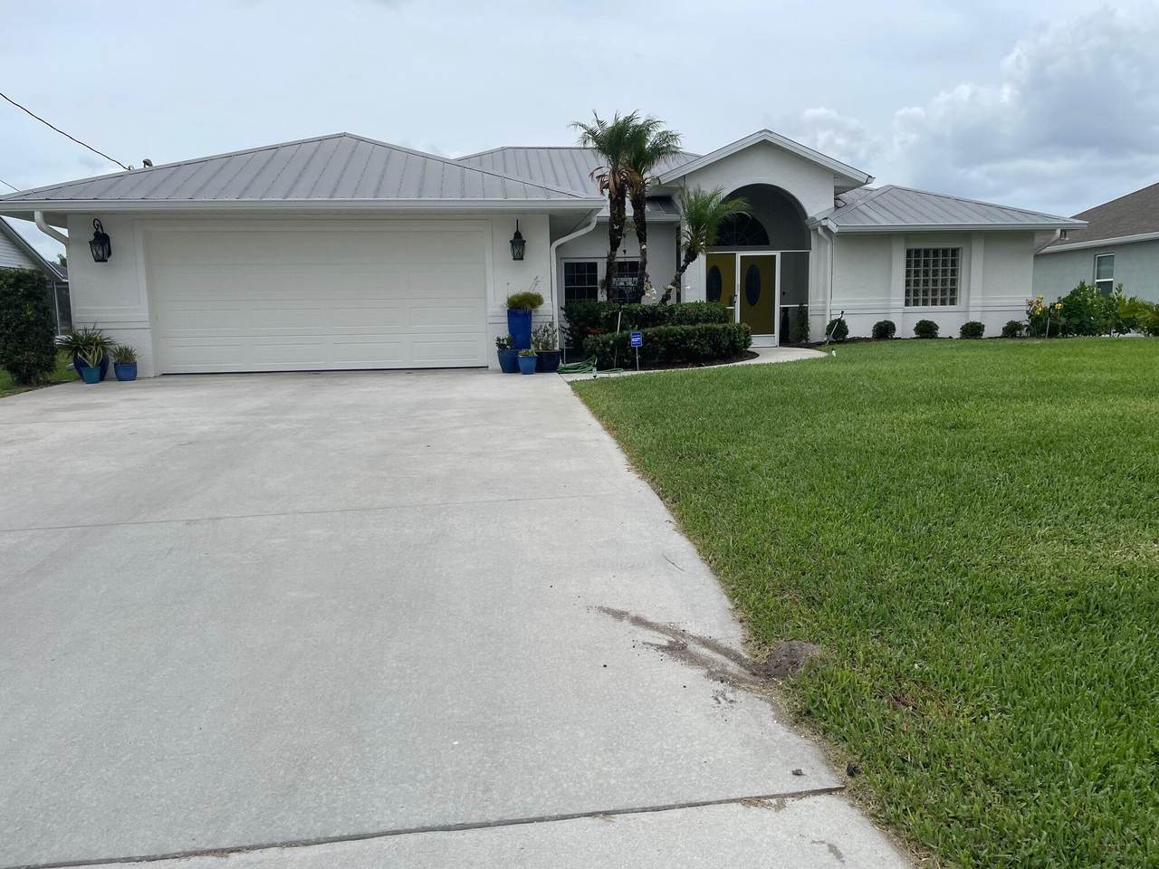 1618 Lexington Dr - Photo 1