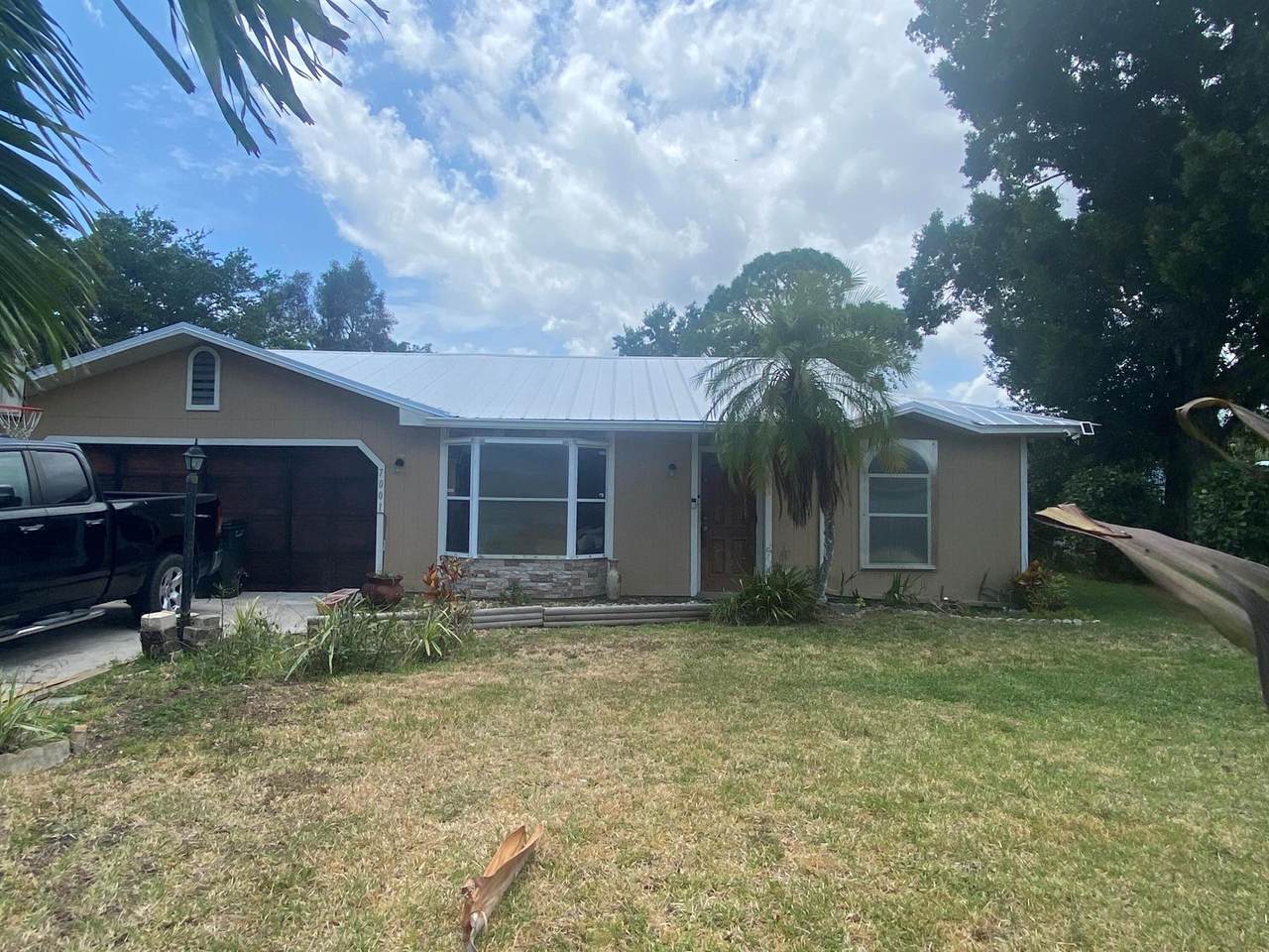 7001 Lakeland - Photo 1