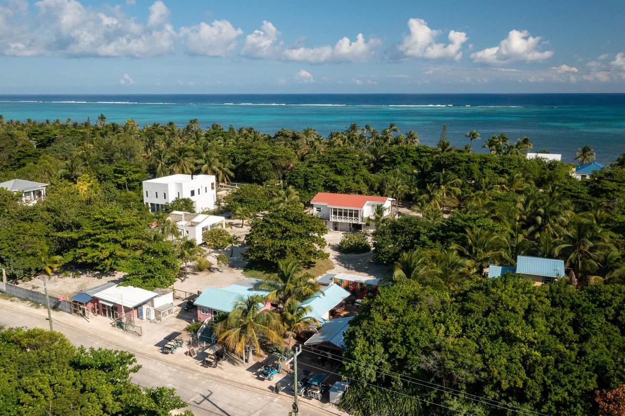 https://bt-photos.global.ssl.fastly.net/beaches/1280_boomver_1_R11090670-2.jpg