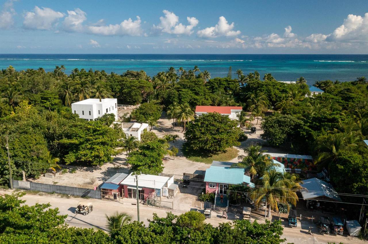 https://bt-photos.global.ssl.fastly.net/beaches/1280_boomver_1_R11090670-2.jpg