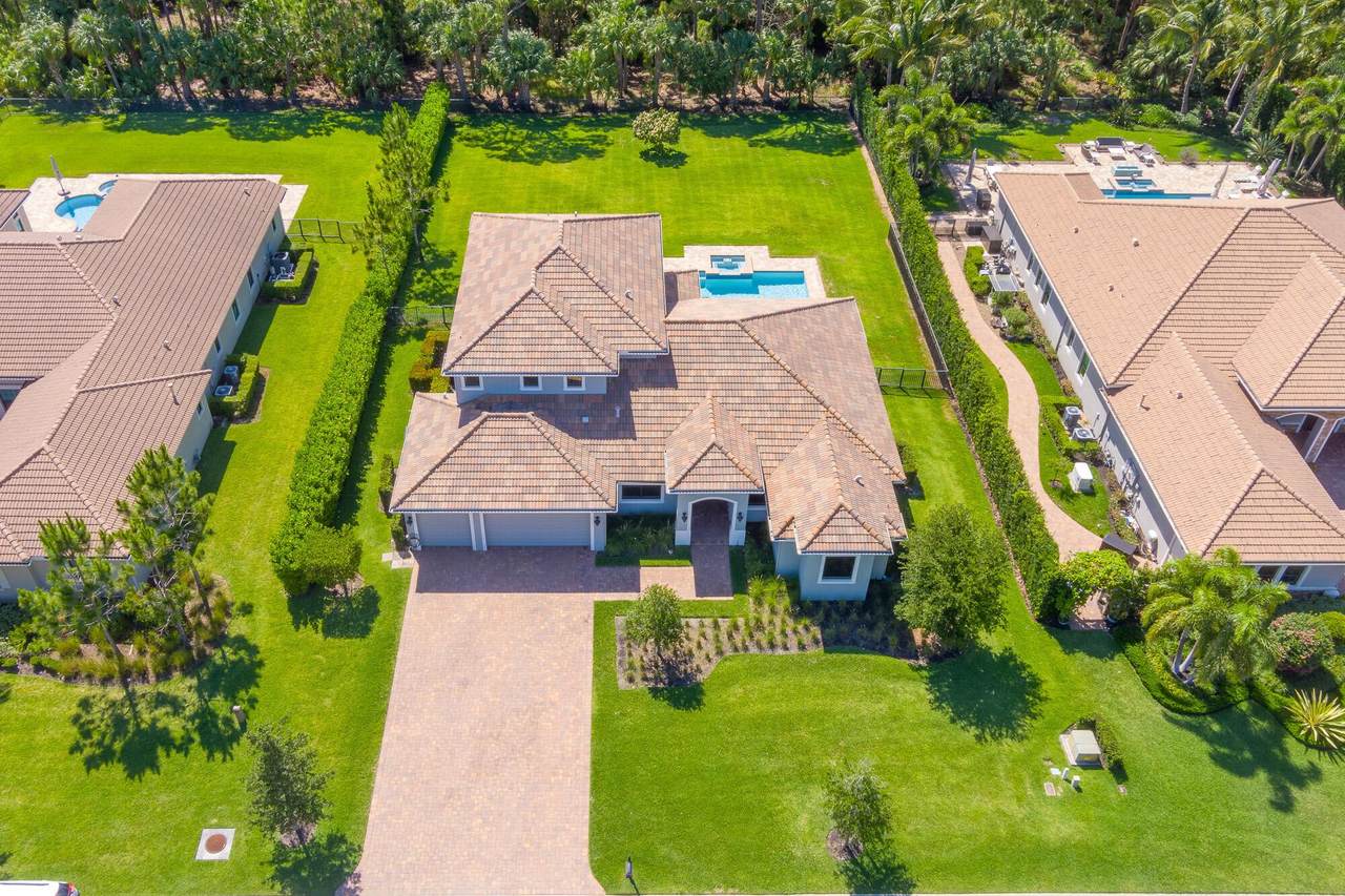 5211 Blue Daze Way - Photo 1