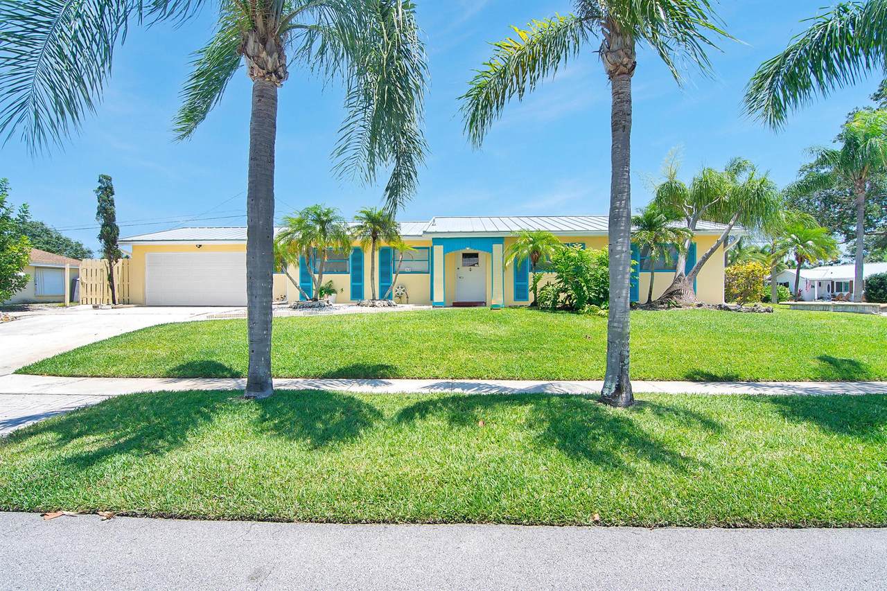 360 Saturn Avenue - Photo 1