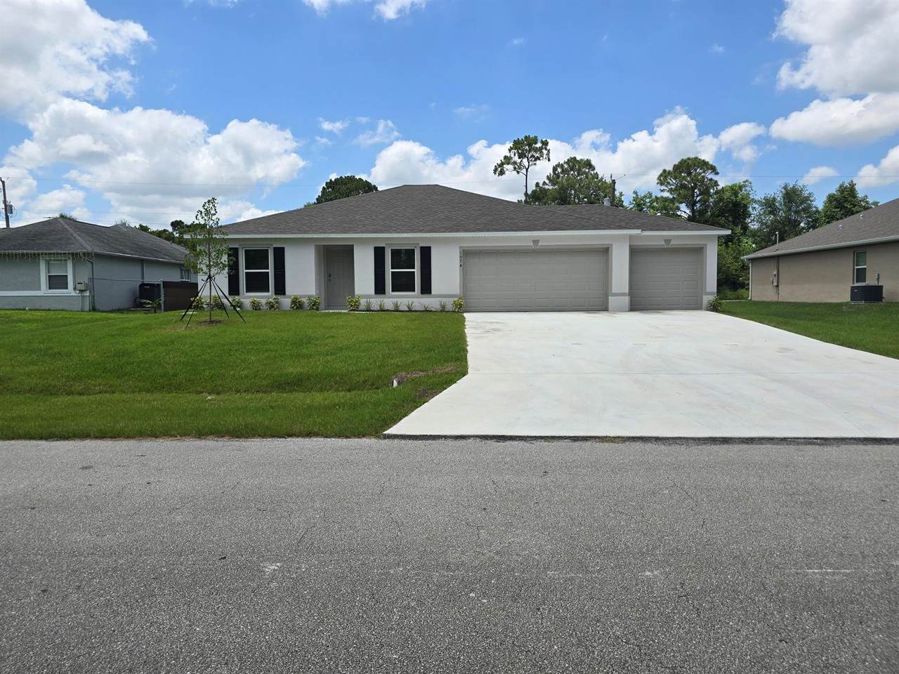 1074 Calmar Avenue - Photo 1