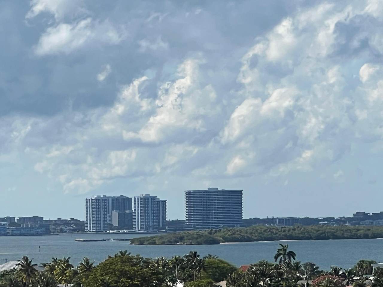 https://bt-photos.global.ssl.fastly.net/beaches/1280_boomver_1_R11092655-2.jpg
