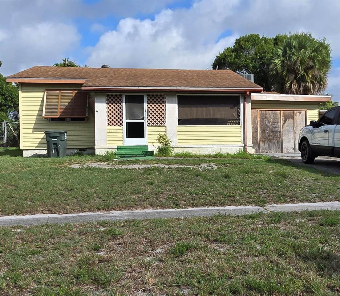1115 Colonial Road - Photo 1
