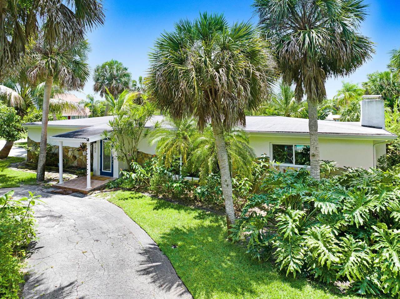 105 Devonshire Drive - Photo 1