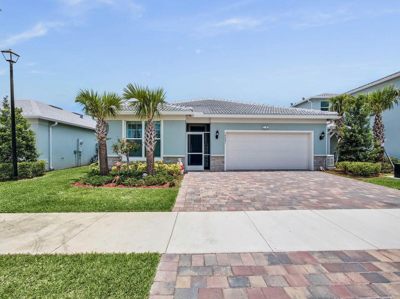 10621 Morning Glory Drive - Photo 1