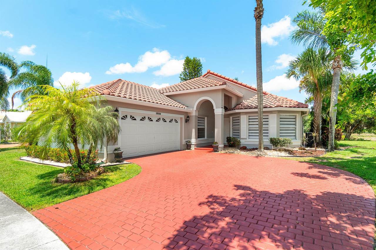 10560 Plainview Circle - Photo 1