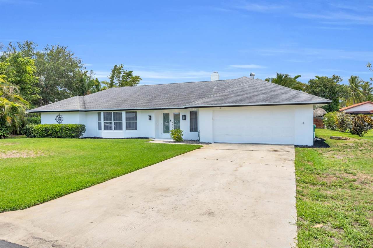 133 Fairview - Photo 1