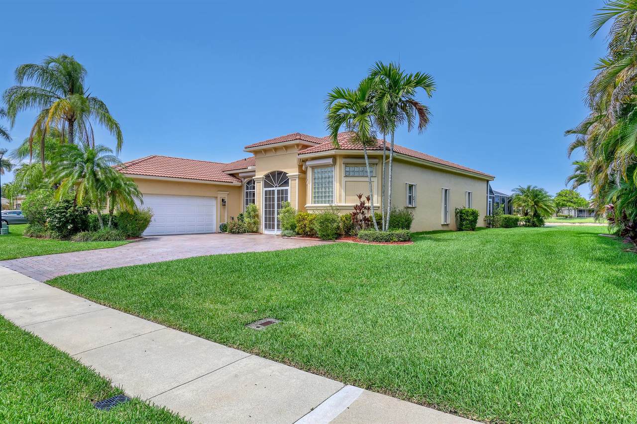 9466 Lantern Bay Circle - Photo 1