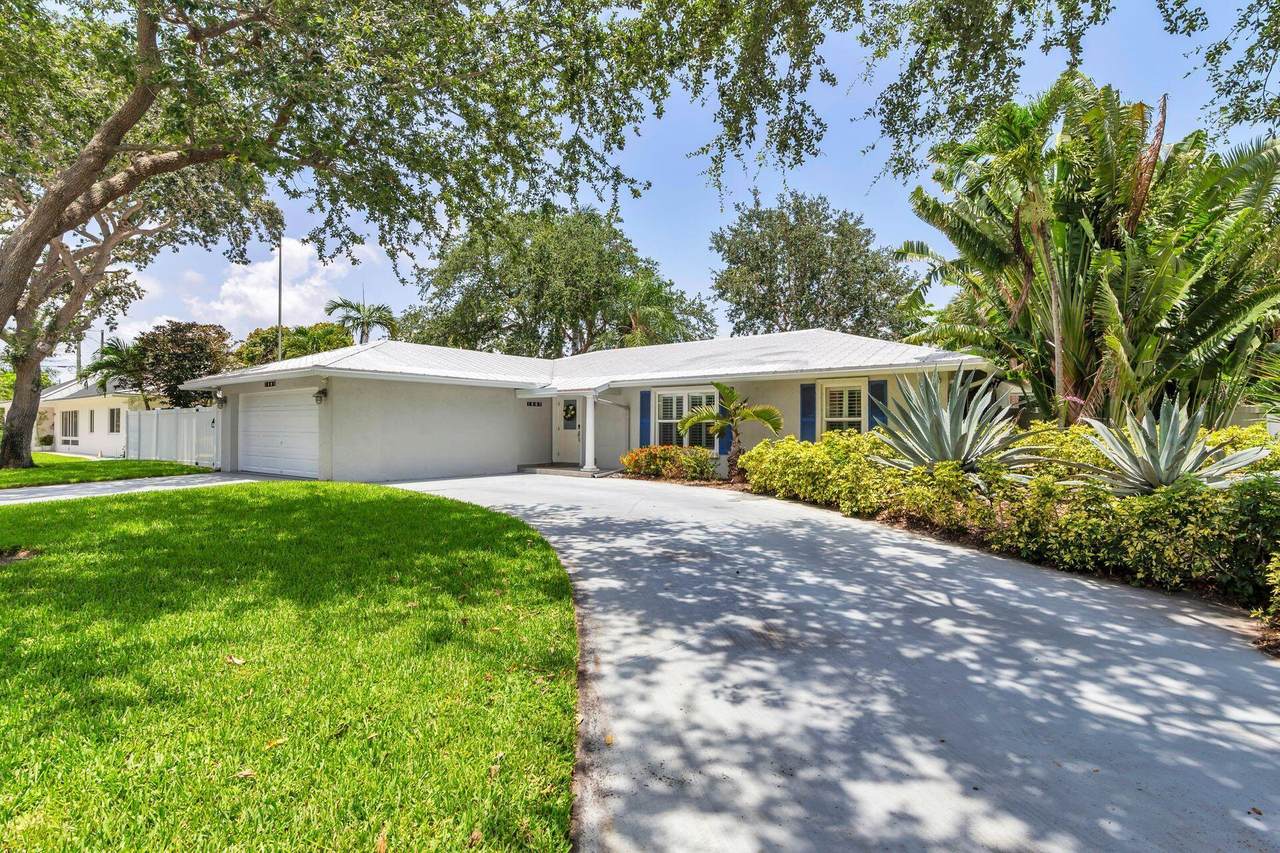 1601 Arlington Drive - Photo 1