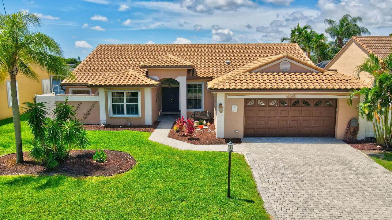 9720 Enchanted Pointe Lane - Photo 1
