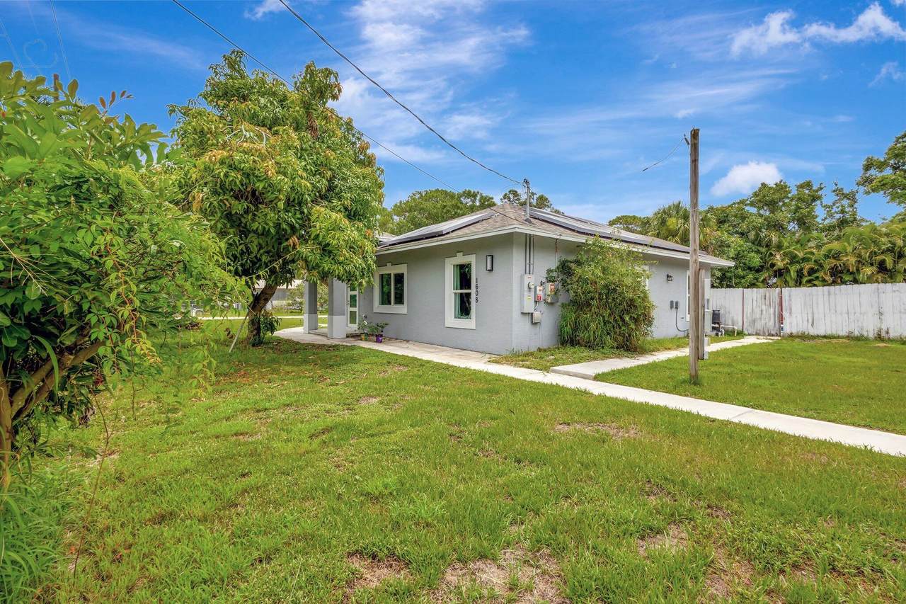 1608 27th Street - Photo 1