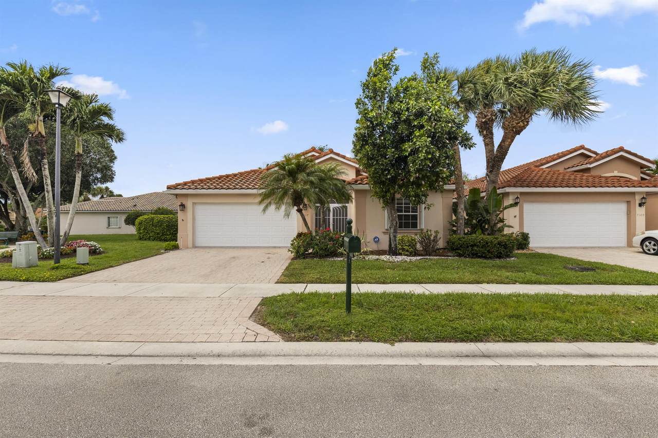 7117 Treviso Lane - Photo 1