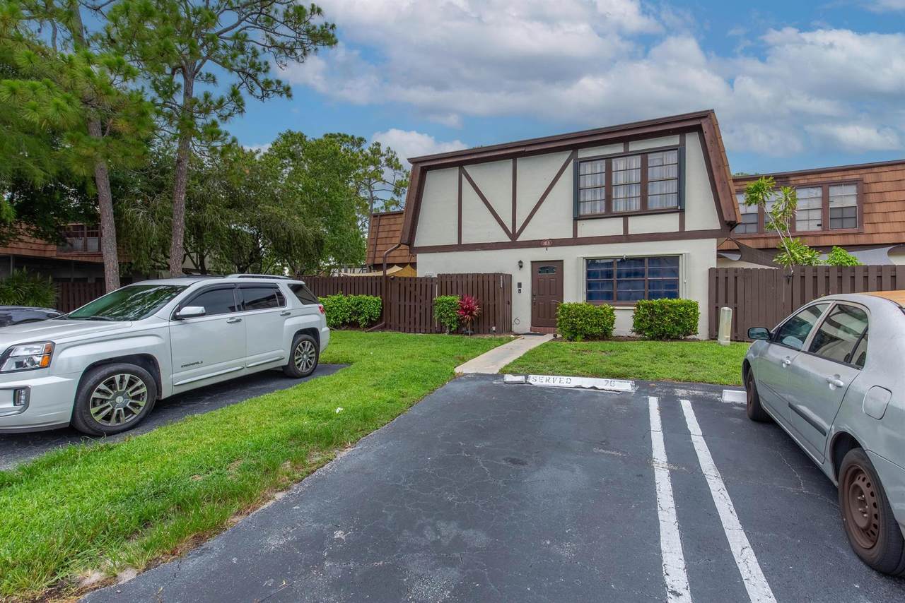 103 Weybridge C Circle - Photo 1