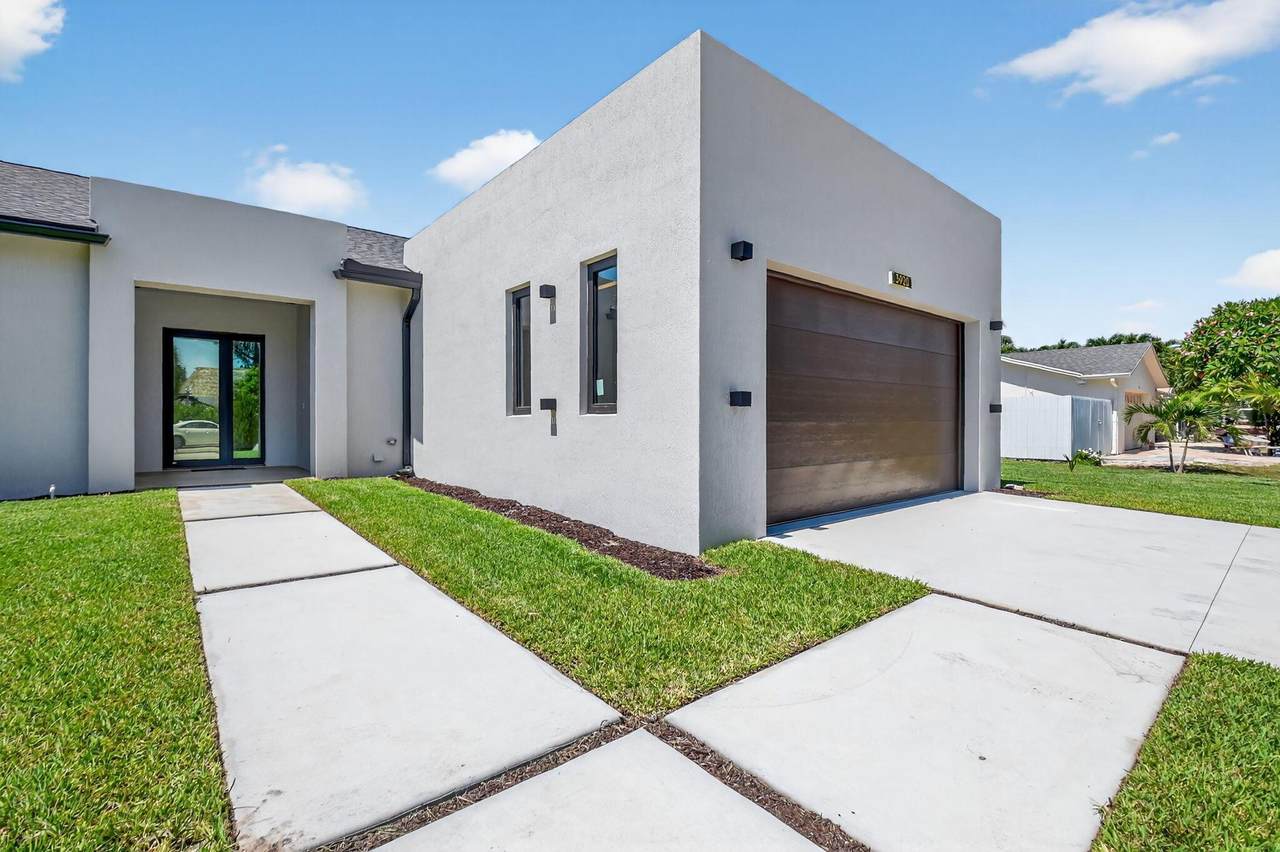 3920 Espan Court - Photo 1