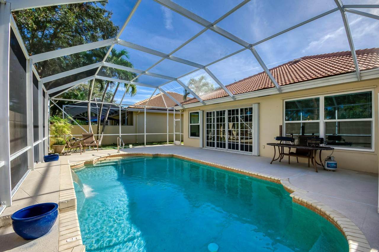 294 Hampton Drive - Photo 1