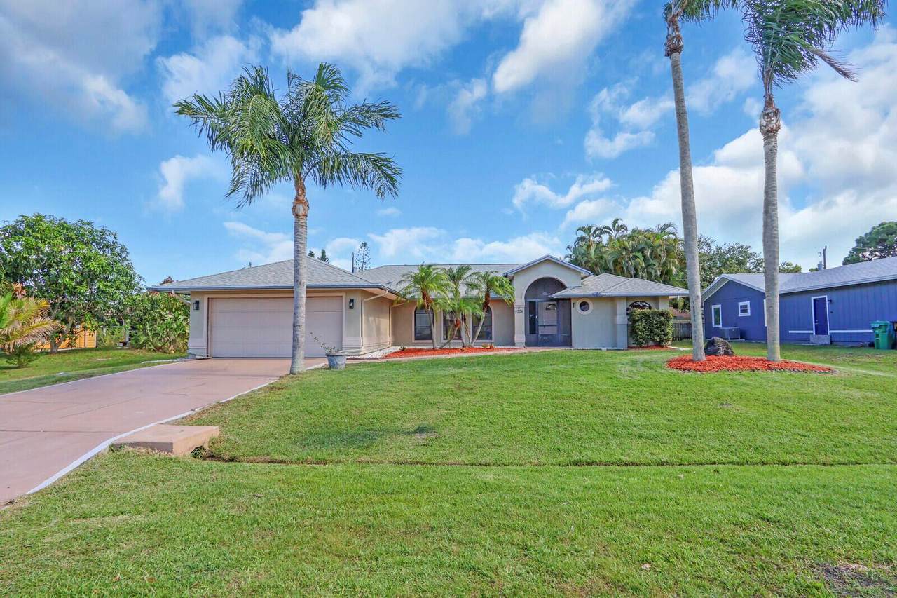2774 Howell Avenue - Photo 1