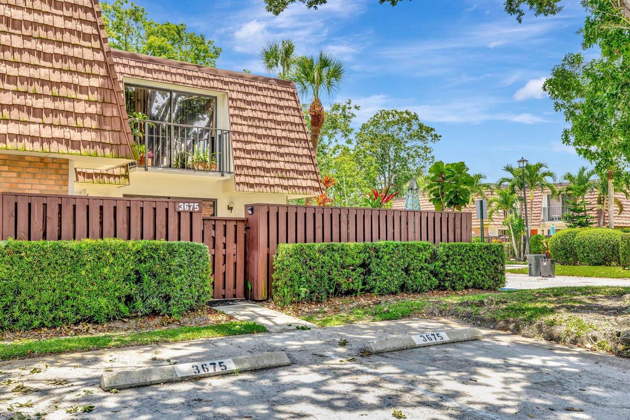 3675 Sunset Trace Circle - Photo 1