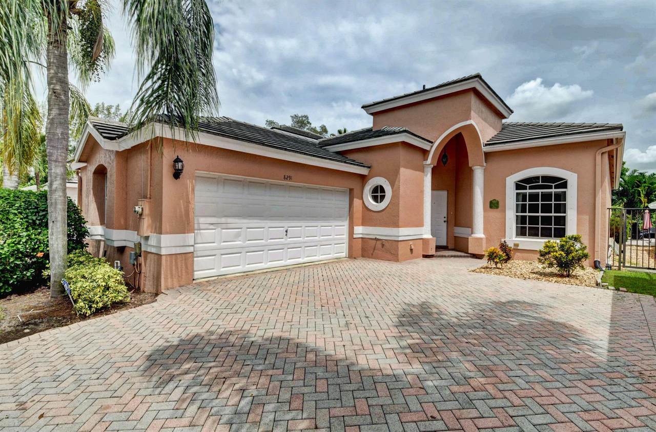 8291 Hampton Wood Drive - Photo 1