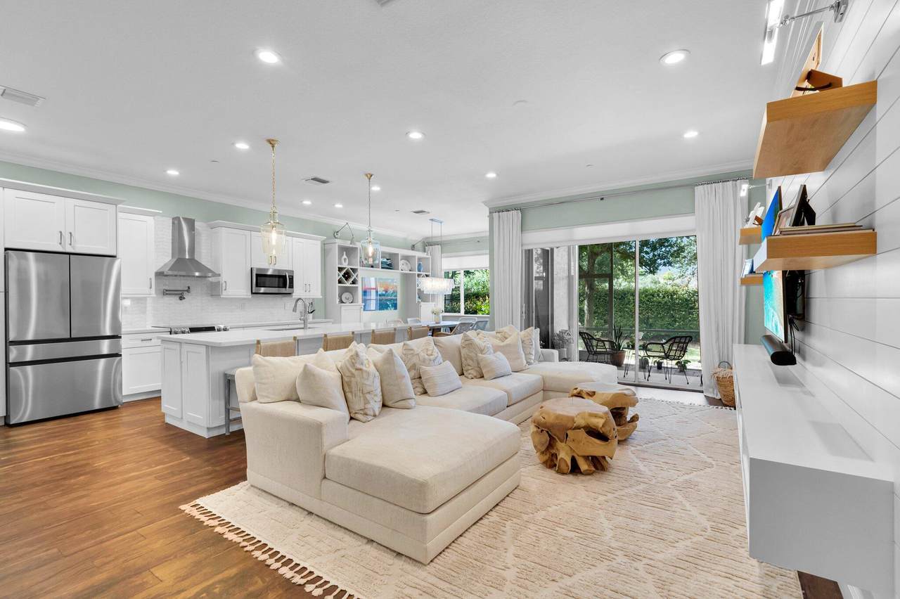 49 Lancaster Road - Photo 1