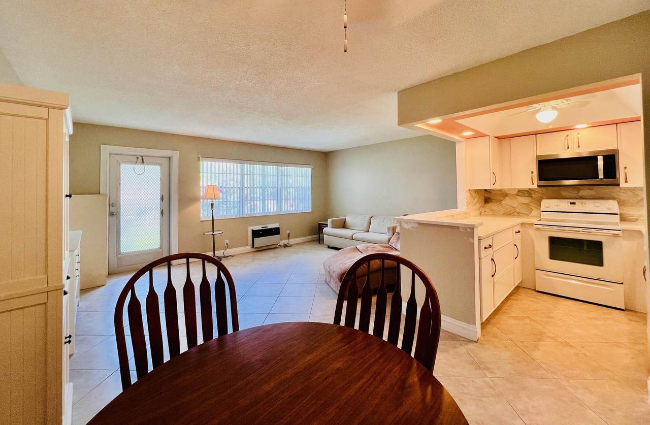 304 Sheffield M - Photo 1