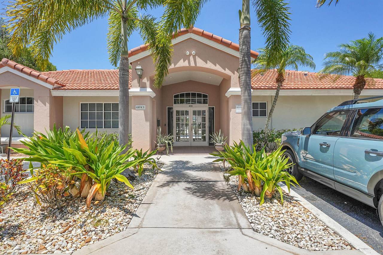 612 Executive Center Drive - Photo 1