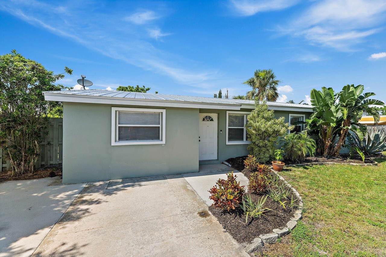 1157 14th Terrace - Photo 1