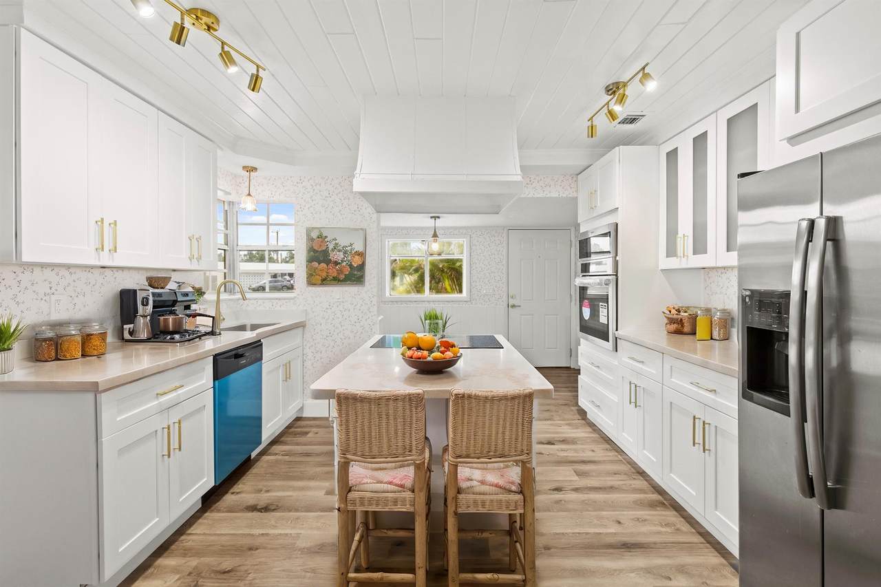 379 Garden Boulevard - Photo 1