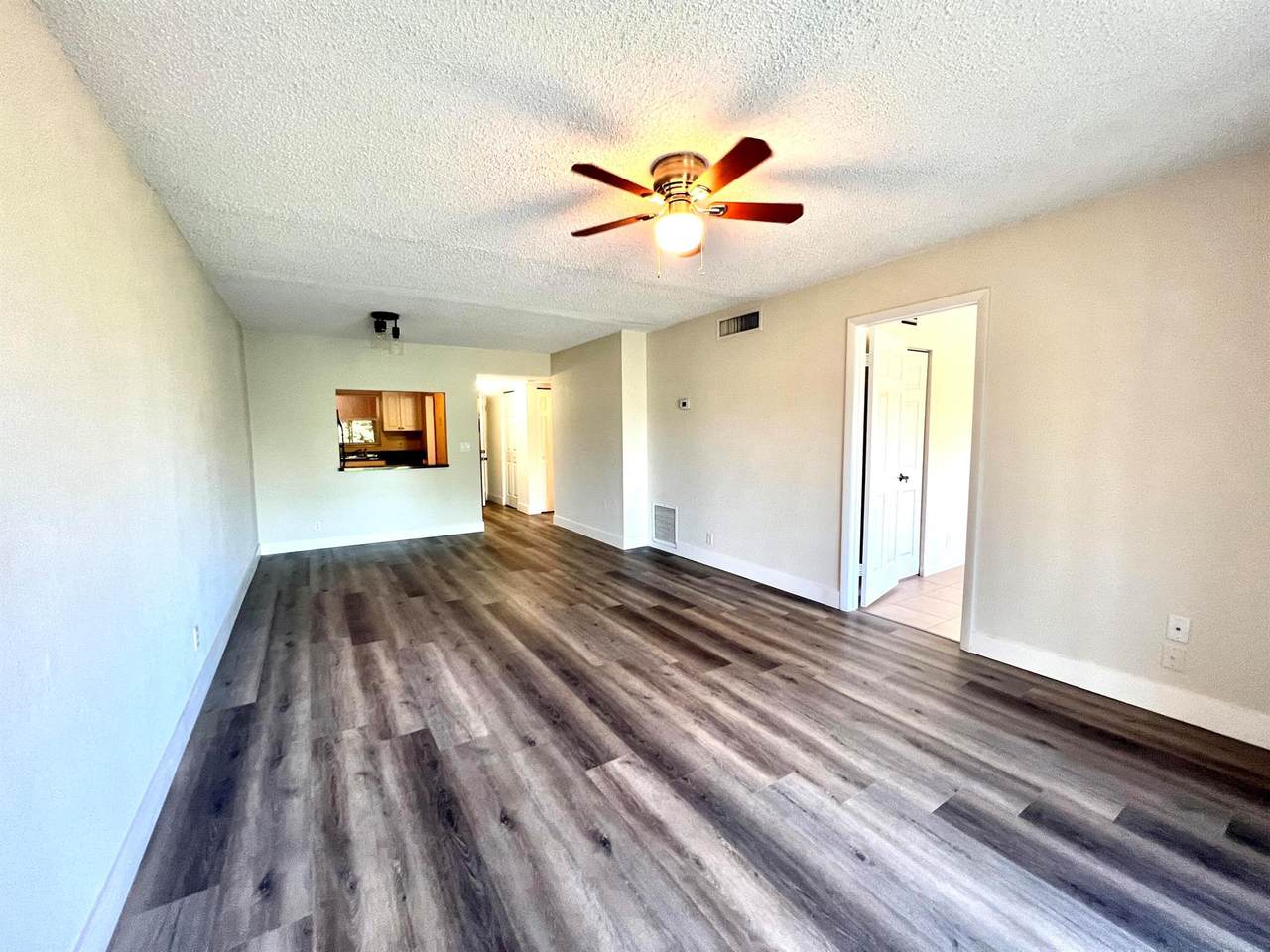 120 Sparrow Drive - Photo 1