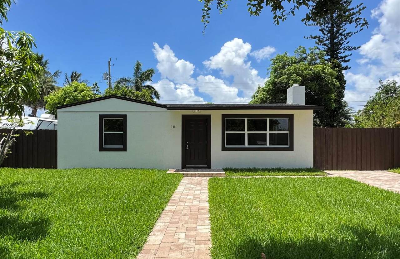 748 Aspen Road - Photo 1