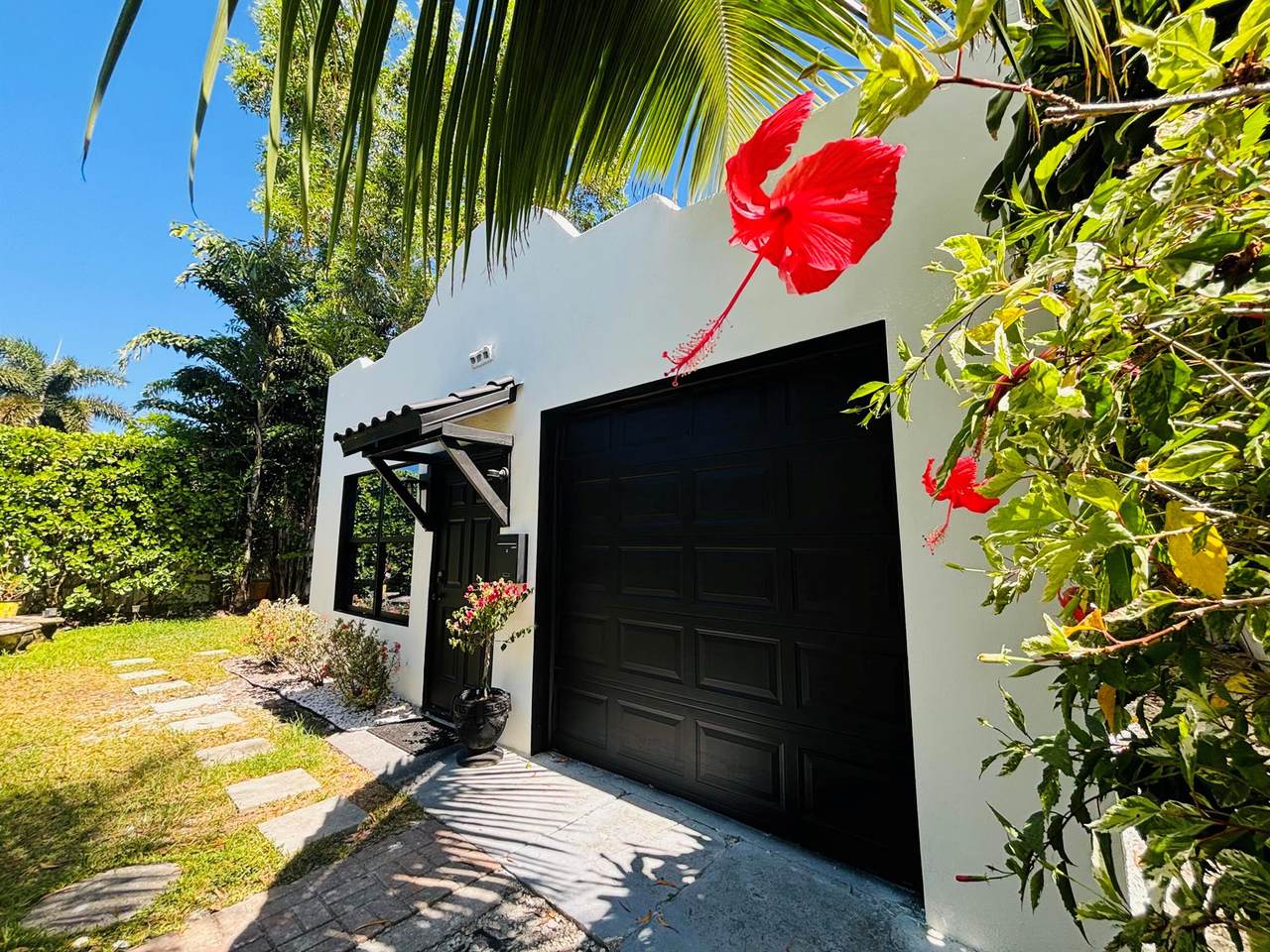 1036 Francis Street - Photo 1