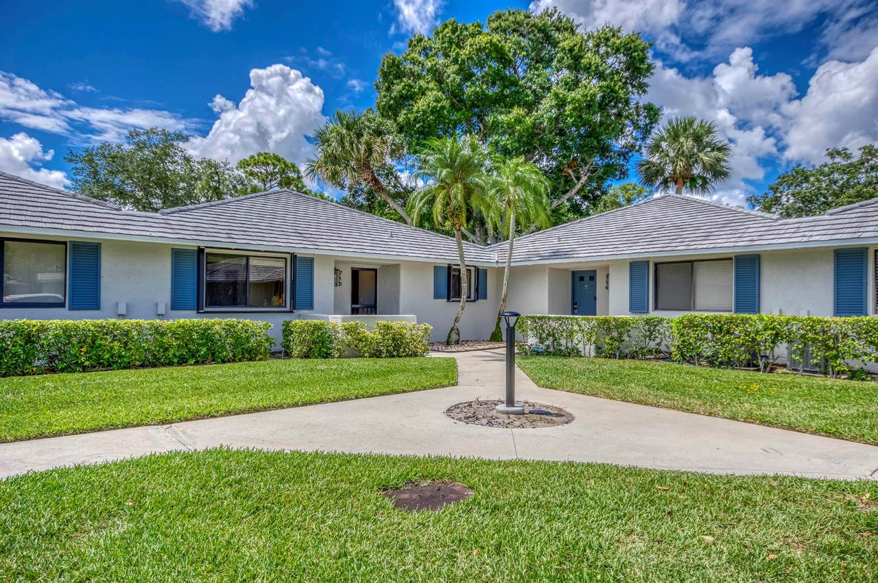713 Club Drive - Photo 1