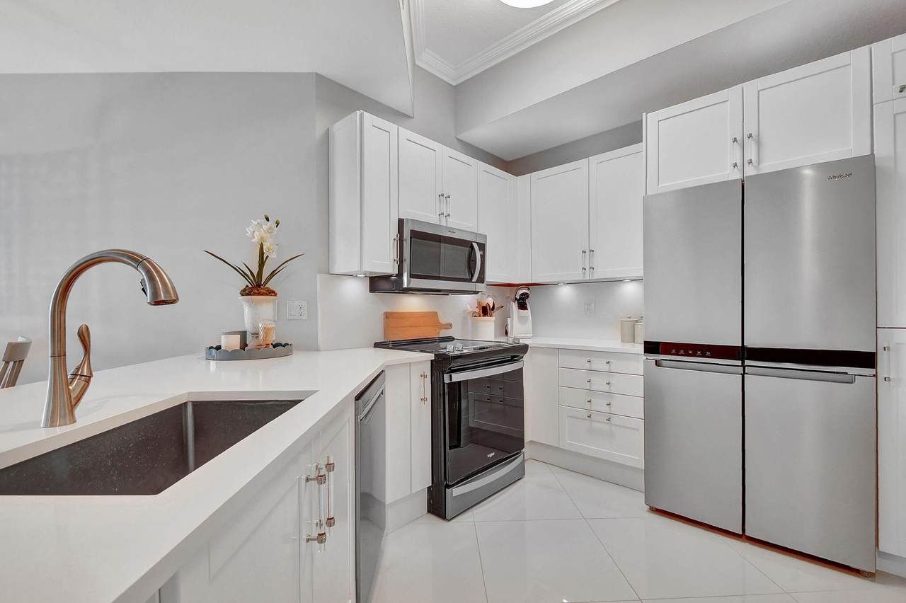 450 Federal Highway - Photo 1