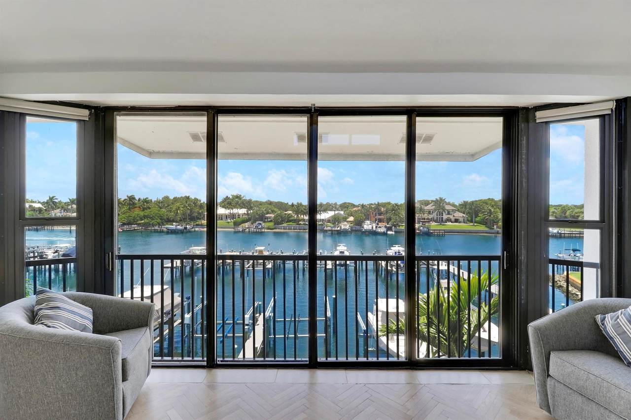 543 Bay Colony Drive - Photo 1