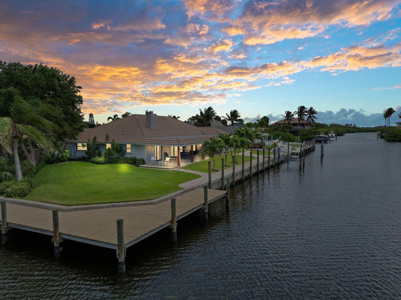 130 Queen Catherina Court - Photo 1