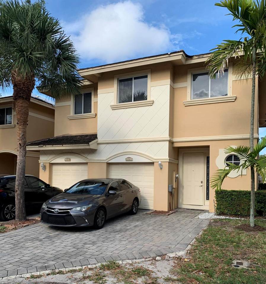 4324 Berkshire Wharf Drive - Photo 1